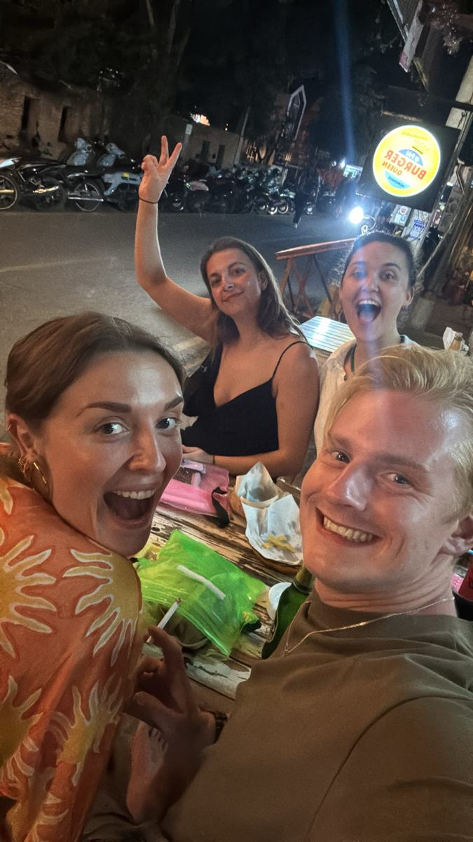 Tipsy Tuben met driehonderd toeristen in Pai — Pai
